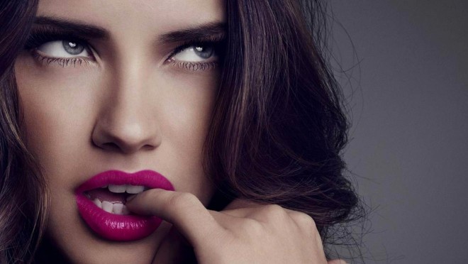 Pourquoi les paroles coquines et insultes sont excitantes au lit ?